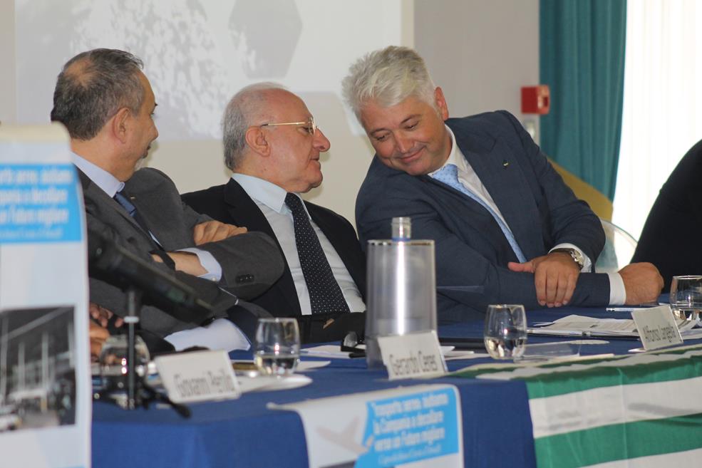 Aeroporto Salerno, De Luca: "Due anni per essere a regime"